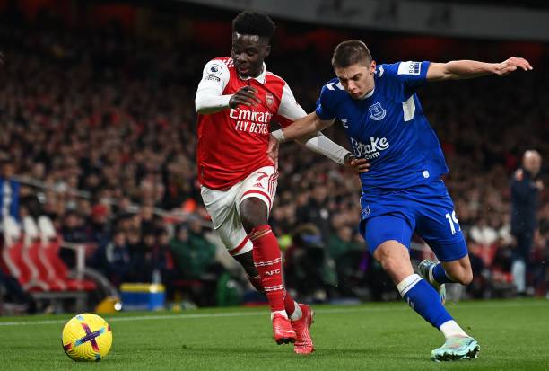 发了广泛讨 发了广泛讨