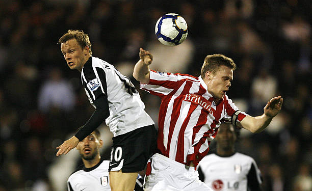 由于球场建 由于球场建