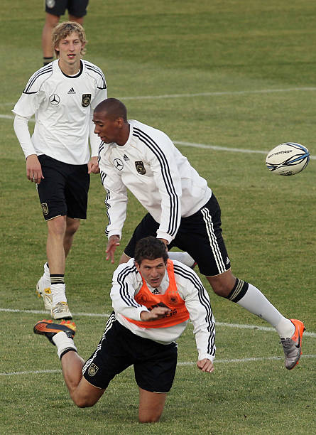 表现为何不 表现为何不