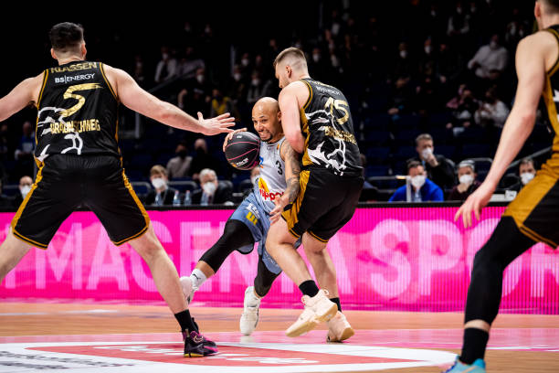 纽卡斯尔联 纽卡斯尔联